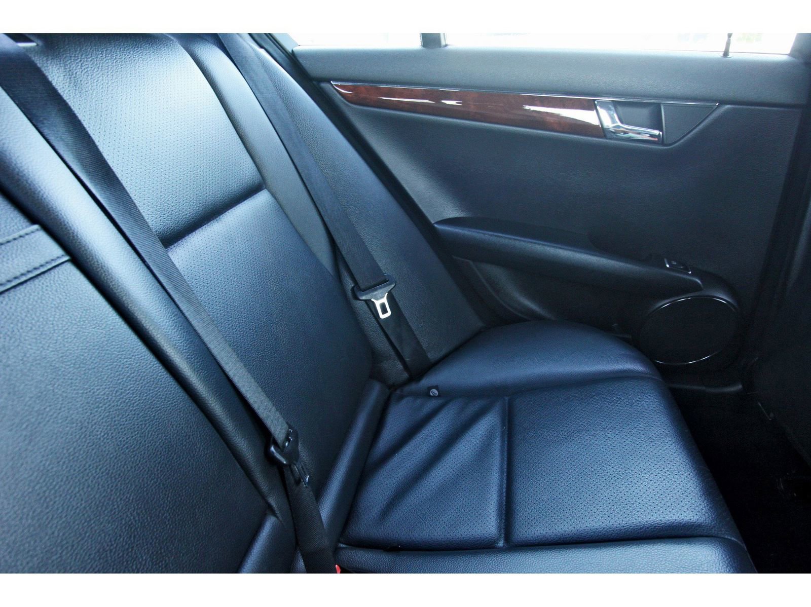 Used 2011 Mercedes-Benz C 300 4MATIC Sedan image 15