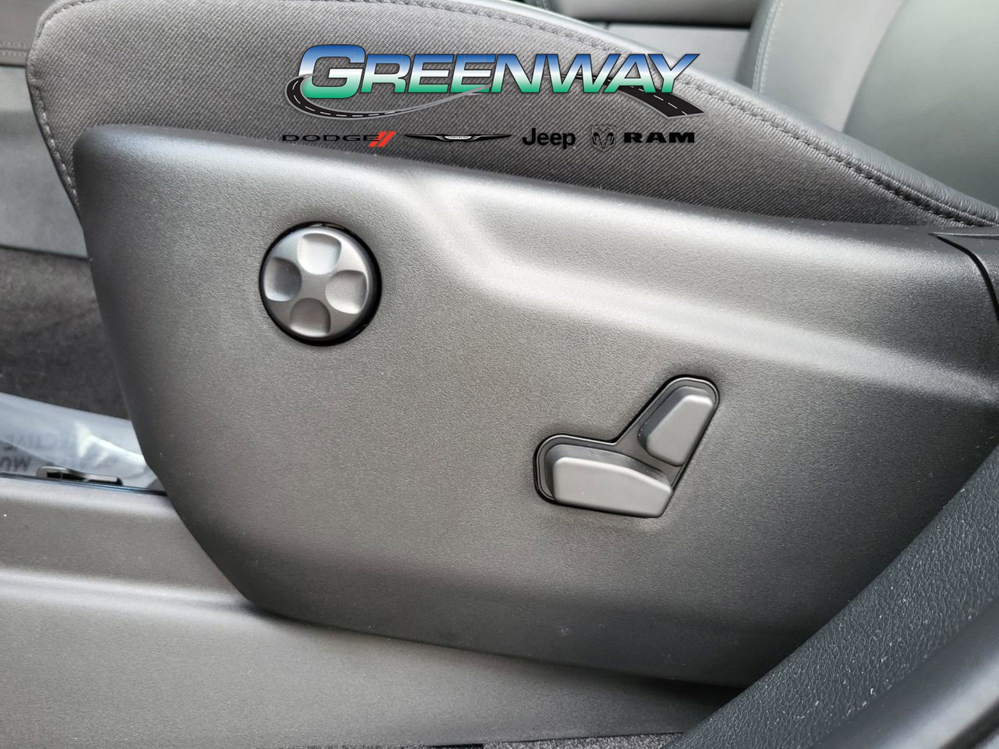 Used 2022 Dodge Durango GT RWD image 16
