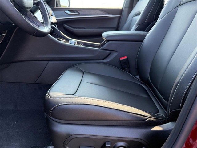 New 2025 Jeep Grand Cherokee L Limited w/ Black Appearance Package image 20