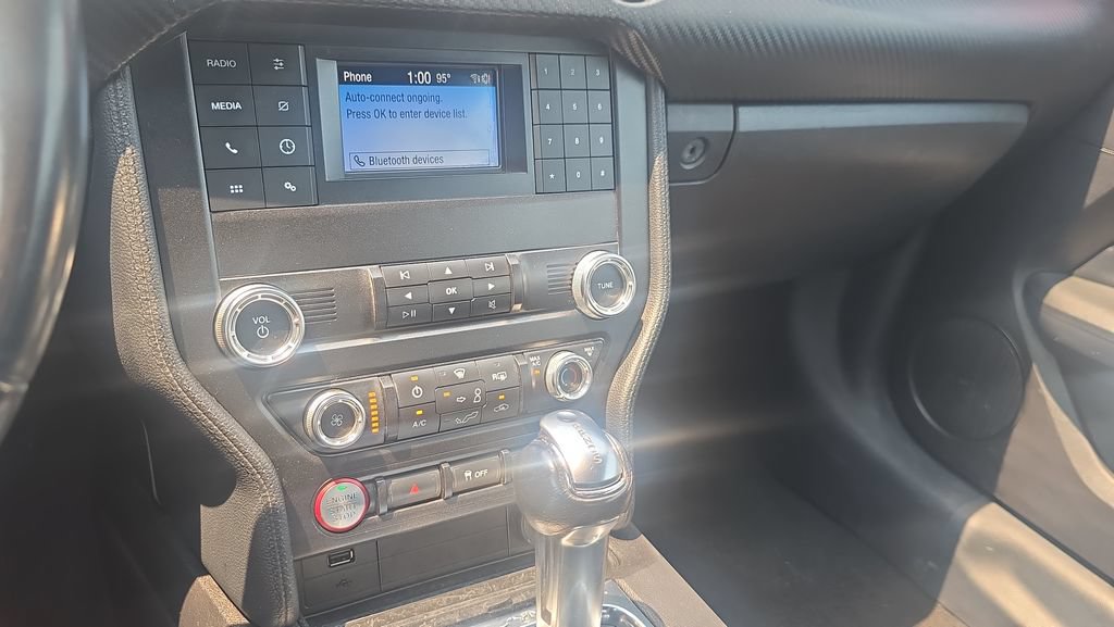 Used 2019 Ford Mustang Convertible RWD image 20