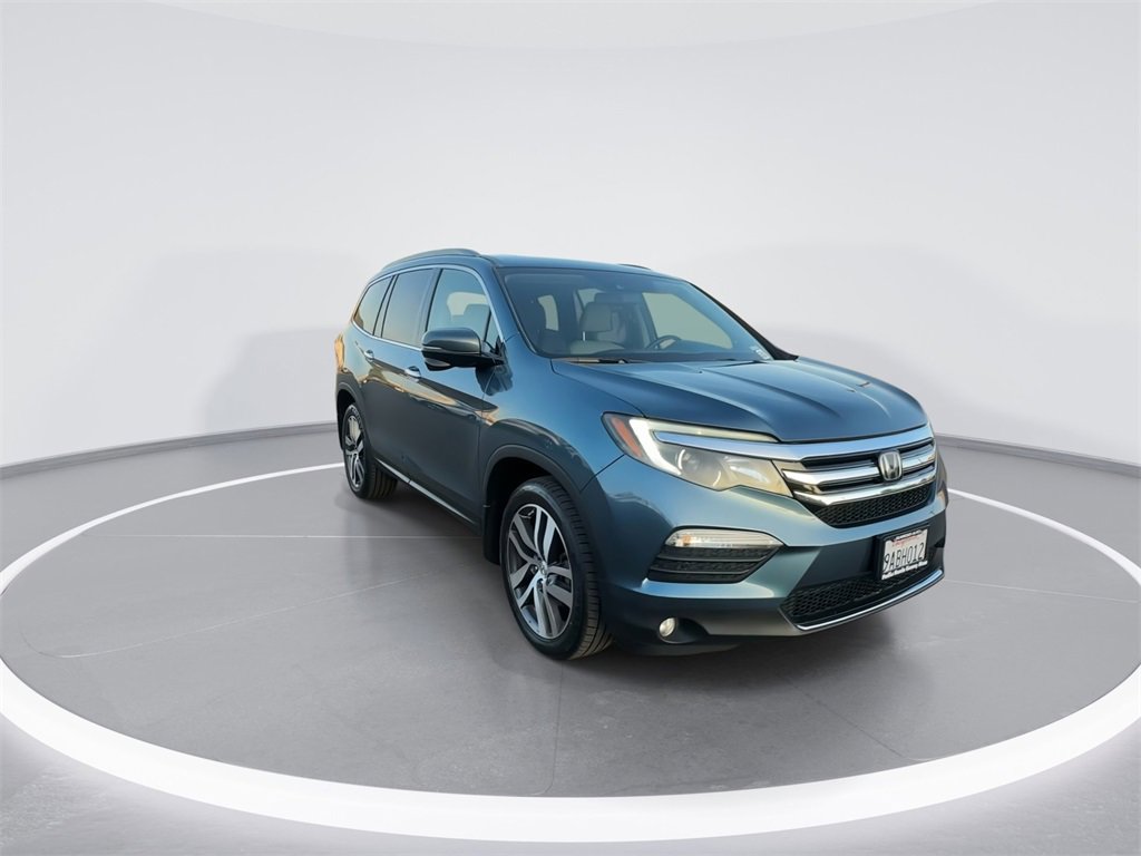 Used 2018 Honda Pilot Touring image 3