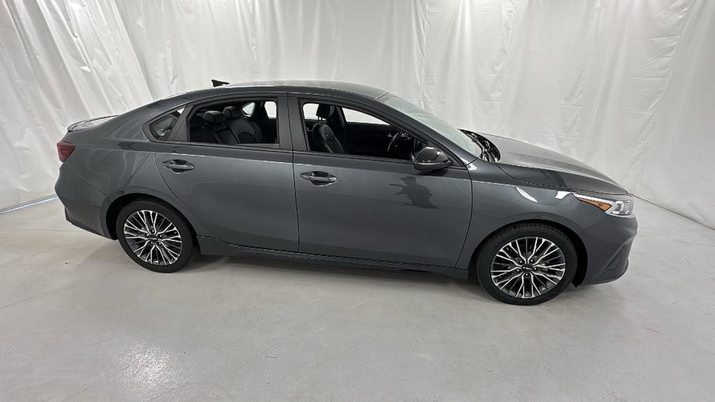 Used 2024 Kia Forte GT-Line image 2