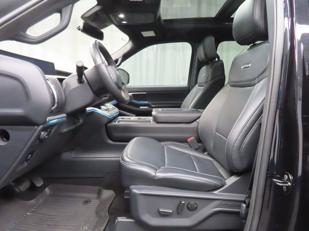 Used 2025 Ford Expedition Platinum w/ Stealth Performance Package AWD/4WD image 12