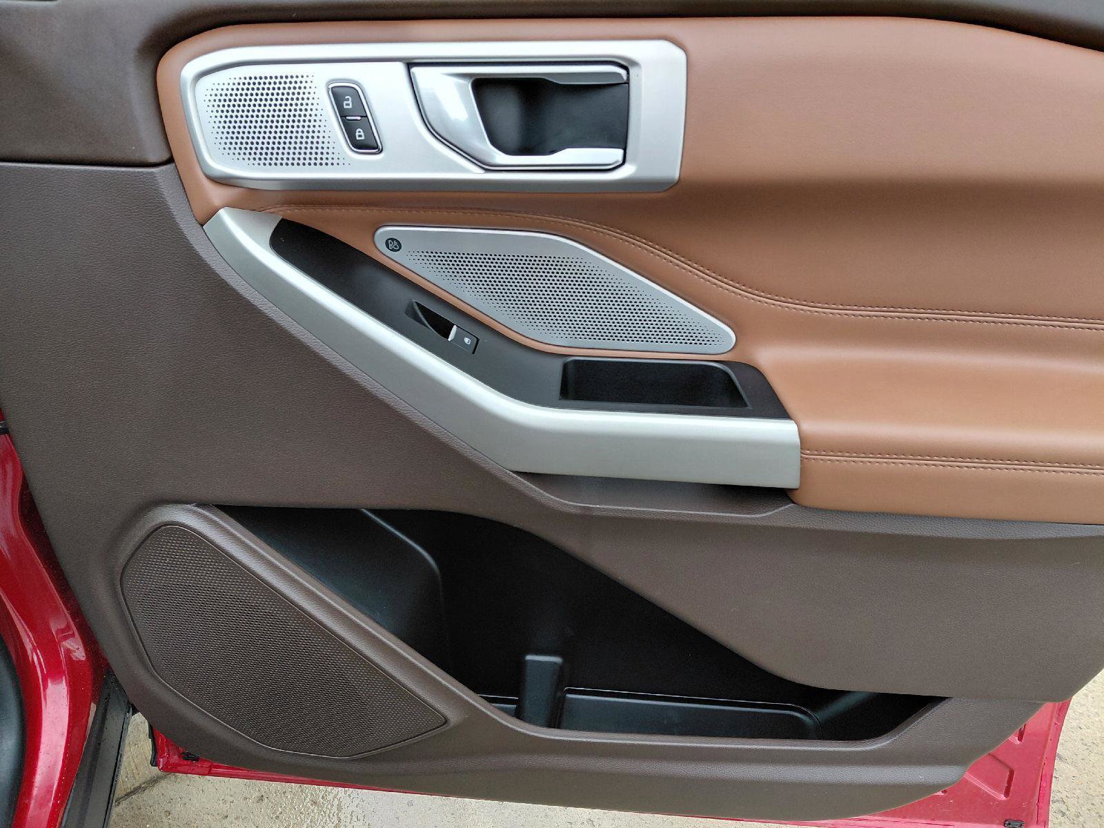 Used 2022 Ford Explorer King Ranch w/ Premium Technology Package image 14