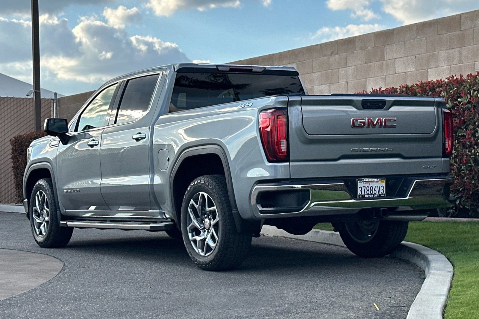 Certified 2023 GMC Sierra 1500 SLT w/ SLT Premium Package image 6