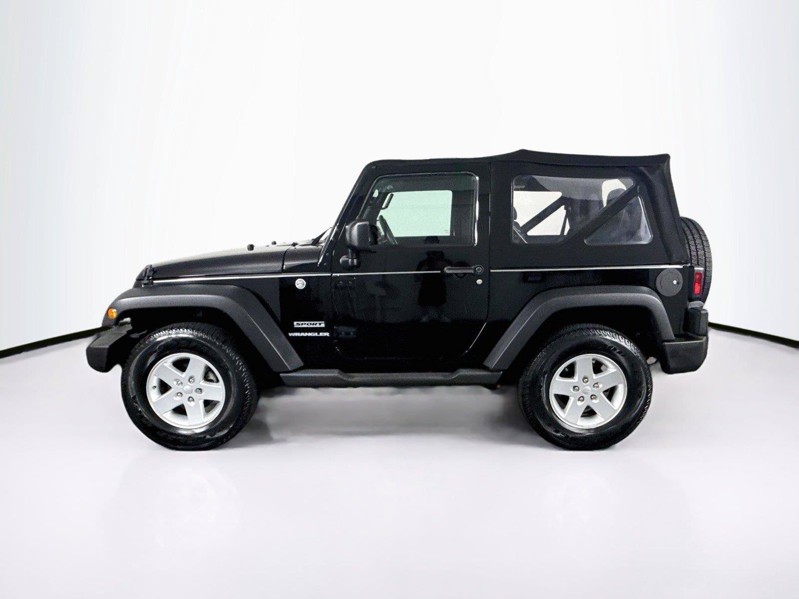 Used 2017 Jeep Wrangler Sport w/ Quick Order Package 24S AWD/4WD image 12