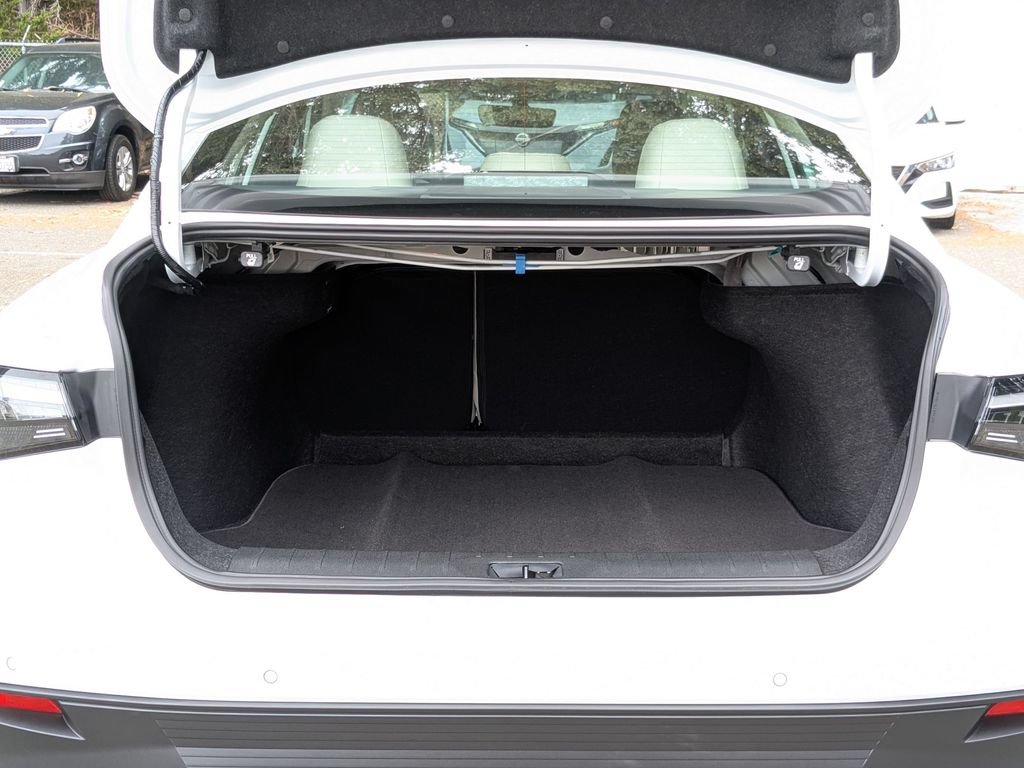 New 2026 Nissan Sentra SL w/ Floor Mat Package FWD image 25