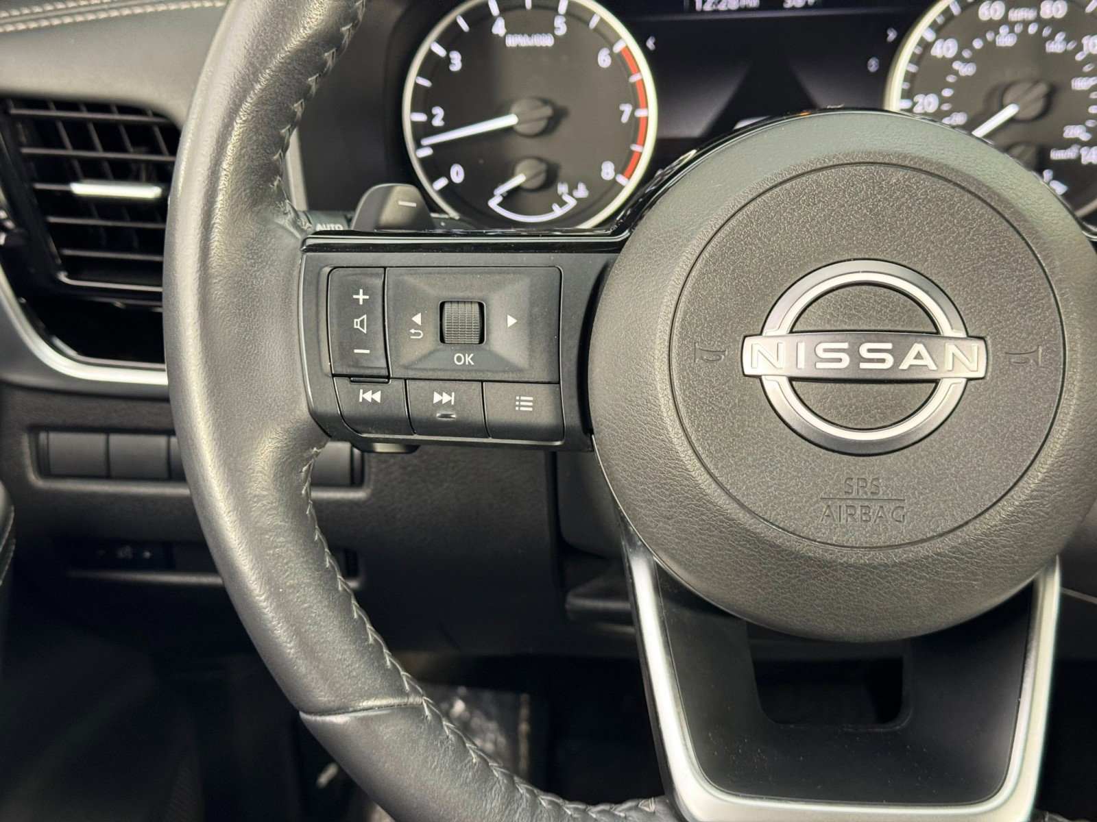 Used 2022 Nissan Rogue SL image 21