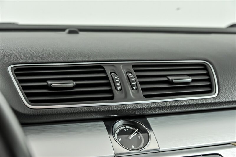 Used 2013 Volkswagen CC R-Line FWD image 25