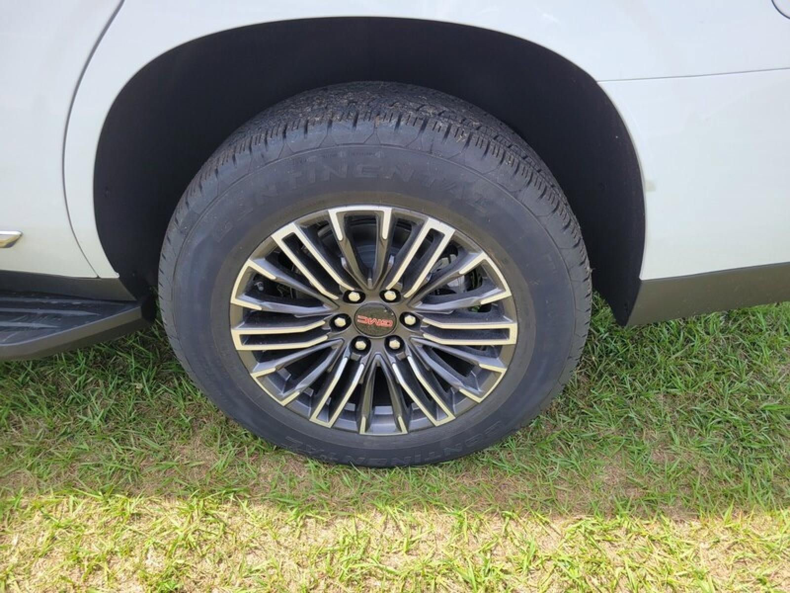 New 2026 GMC Yukon Elevation RWD image 7