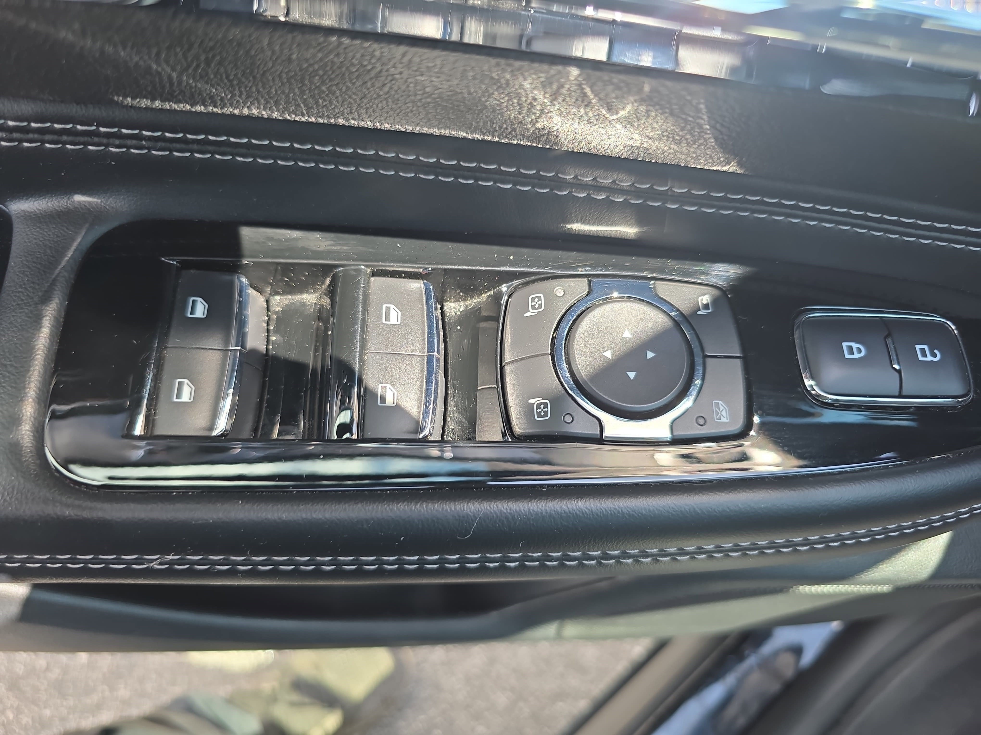 Used 2022 Lincoln Corsair Reserve w/ Equipment Group 201A image 27