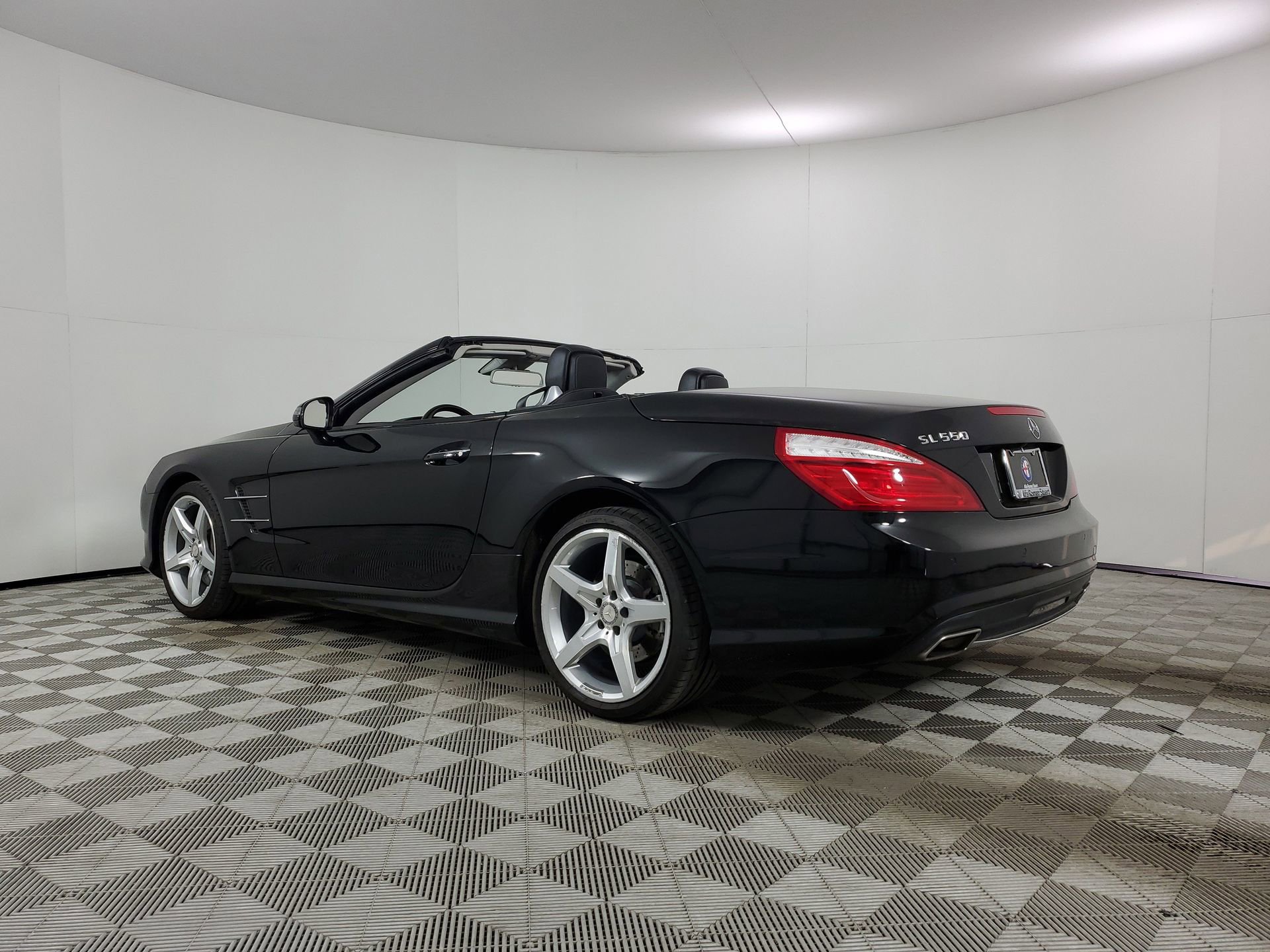 Used 2014 Mercedes-Benz SL 550 image 7
