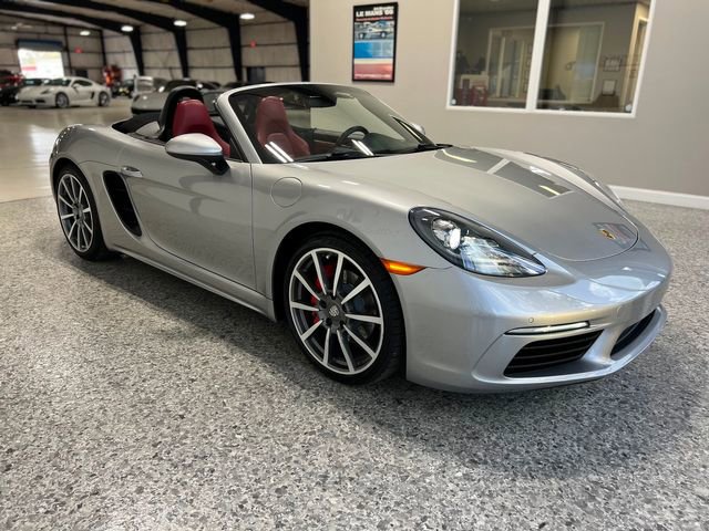 Used 2017 Porsche 718 Boxster S image 13