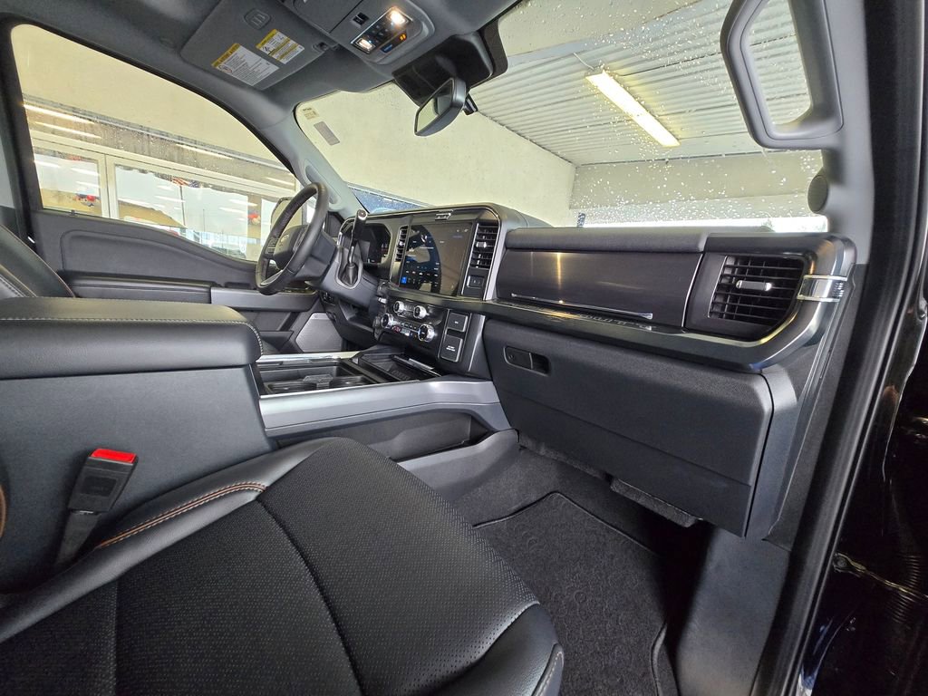 Used 2025 Ford F250 Lariat w/ Chrome Package image 28