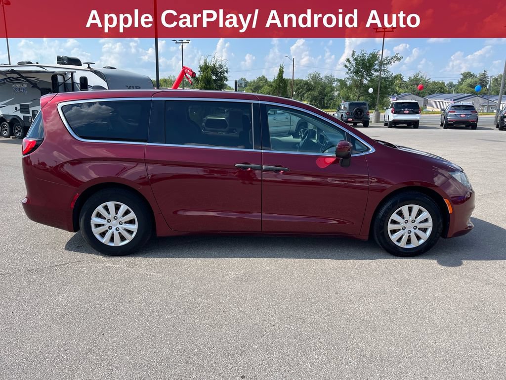 Used 2018 Chrysler Pacifica L FWD image 7