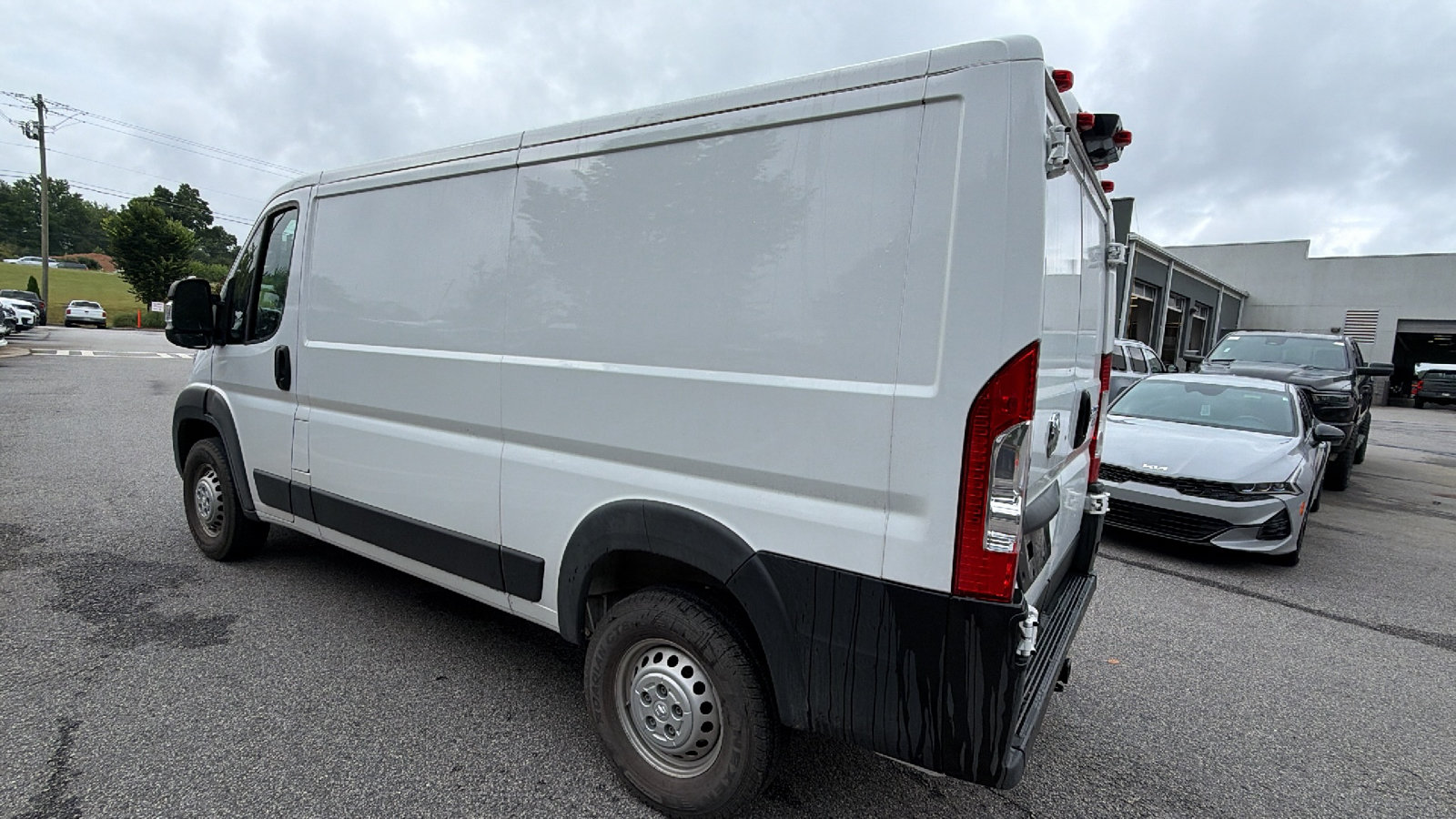 Used 2025 RAM ProMaster 2500 FWD image 10