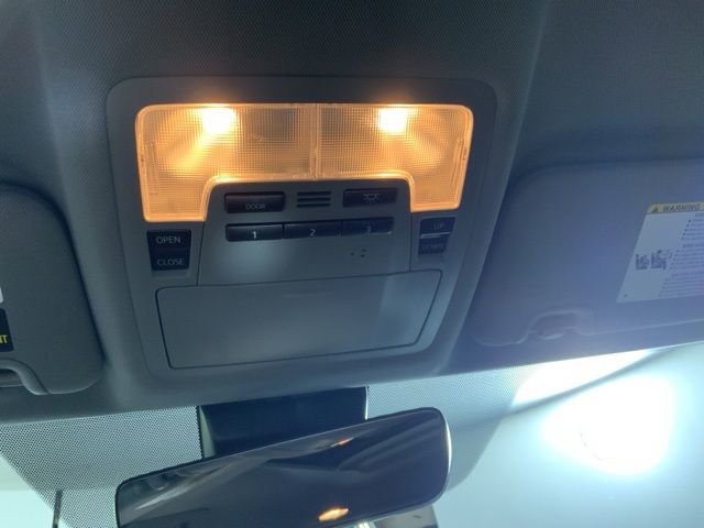 Used 2017 Toyota Highlander XLE image 21