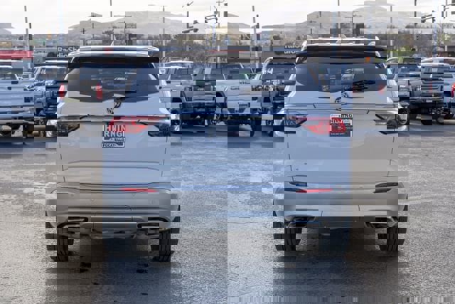 Used 2024 Buick Enclave Premium image 4