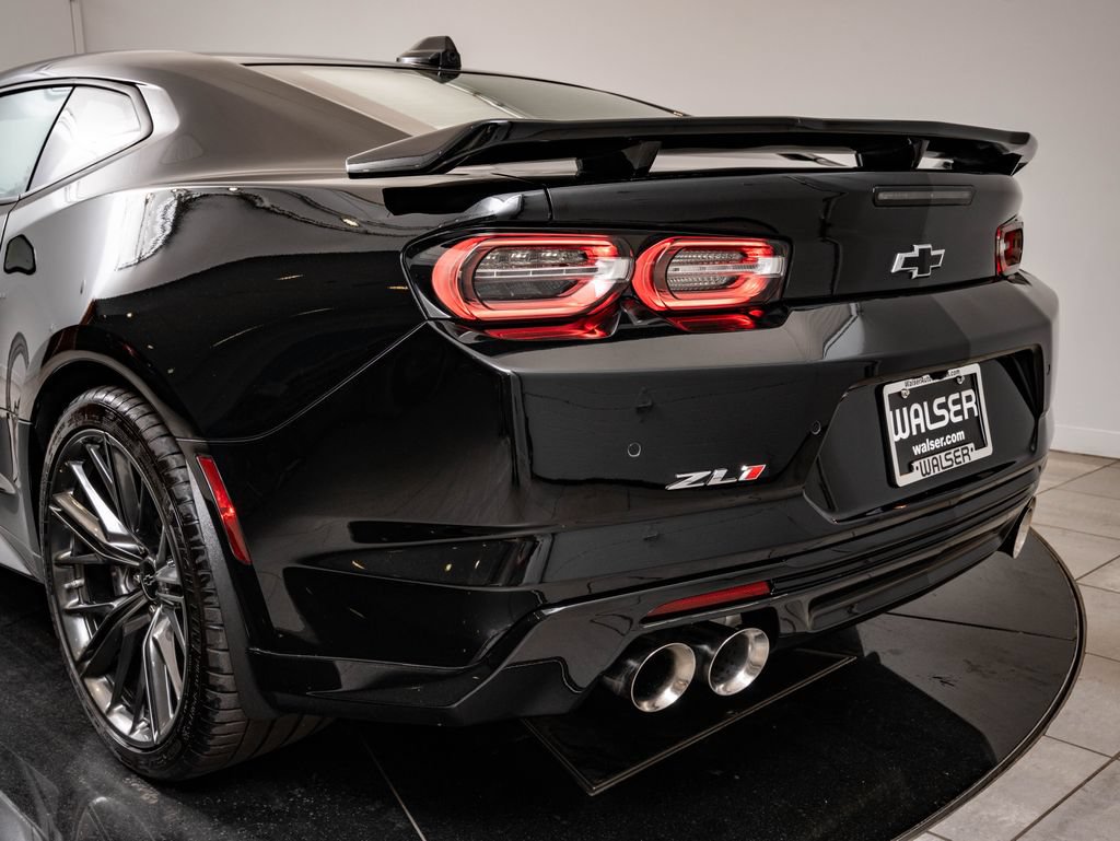Used 2021 Chevrolet Camaro ZL1 RWD image 18