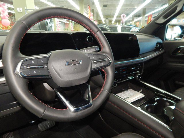 Used 2025 Chevrolet Suburban RST w/ Comfort Package image 18
