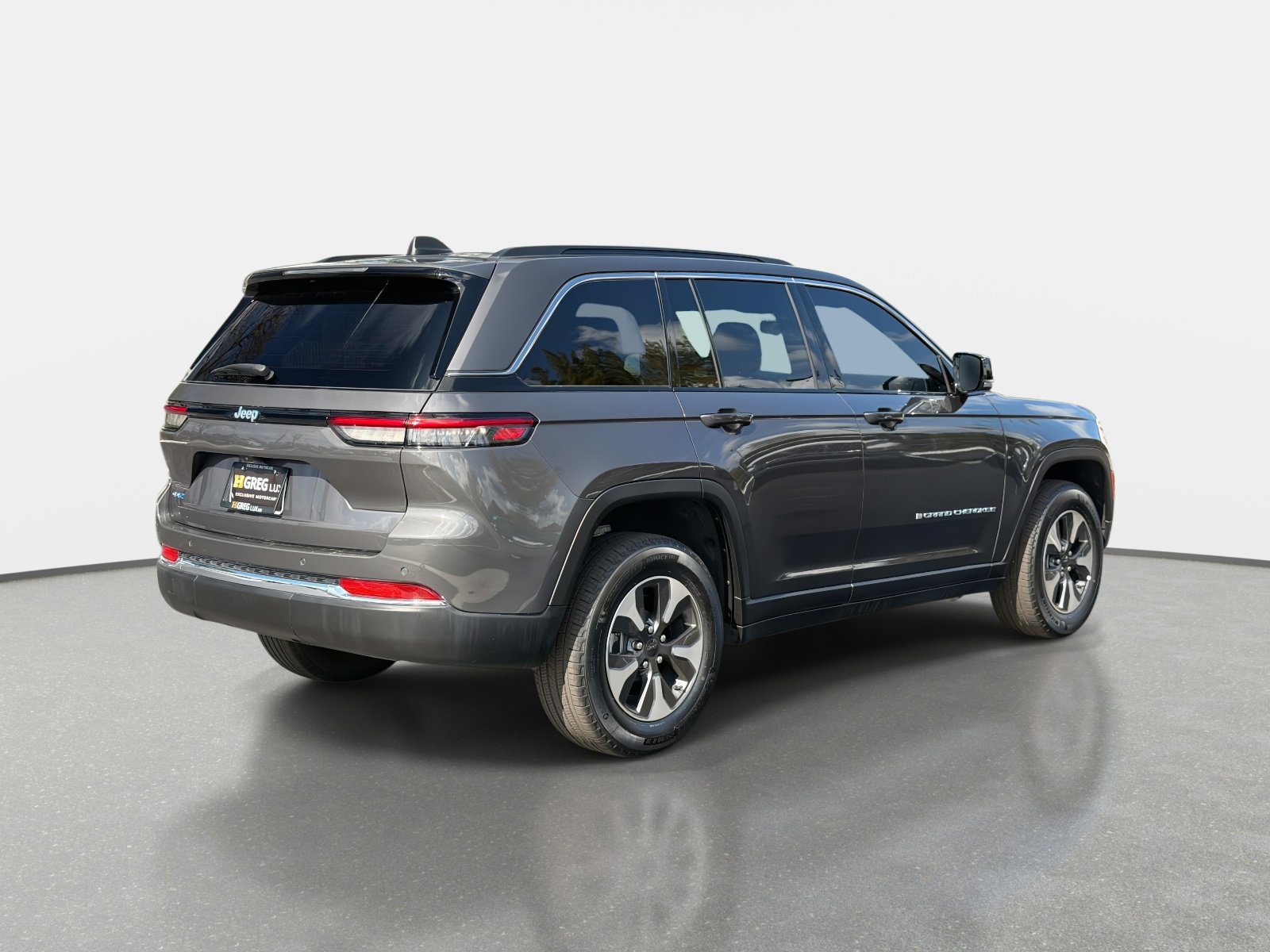 Used 2025 Jeep Grand Cherokee Limited 4xe image 3