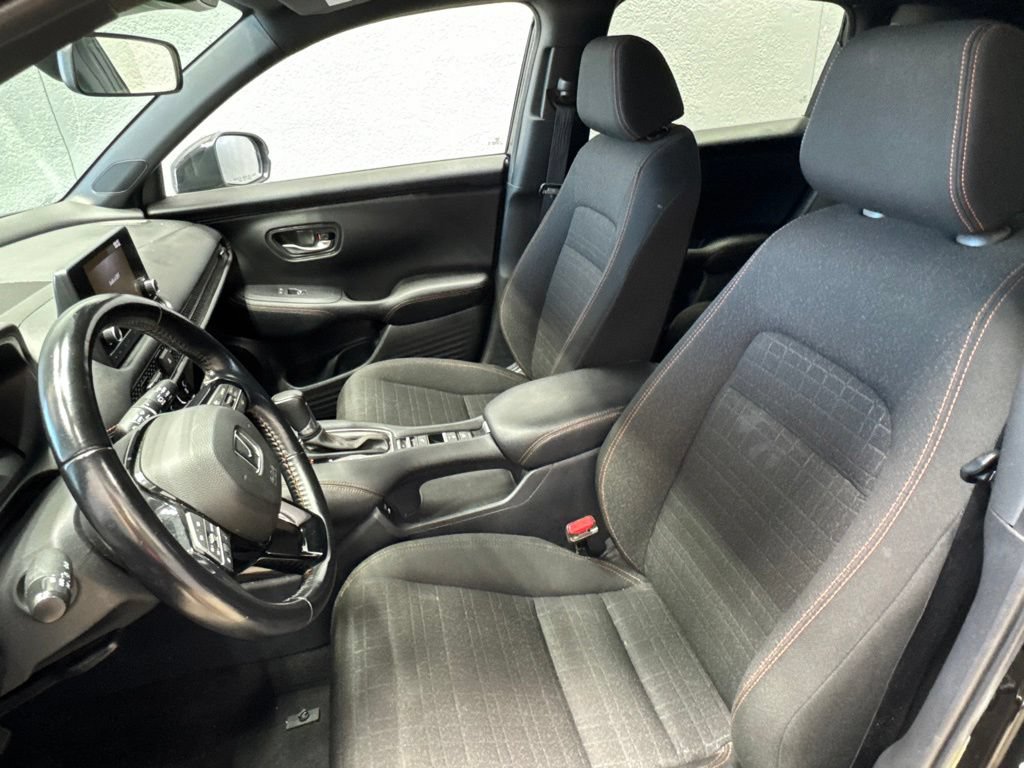 Used 2025 Honda HR-V Sport image 10