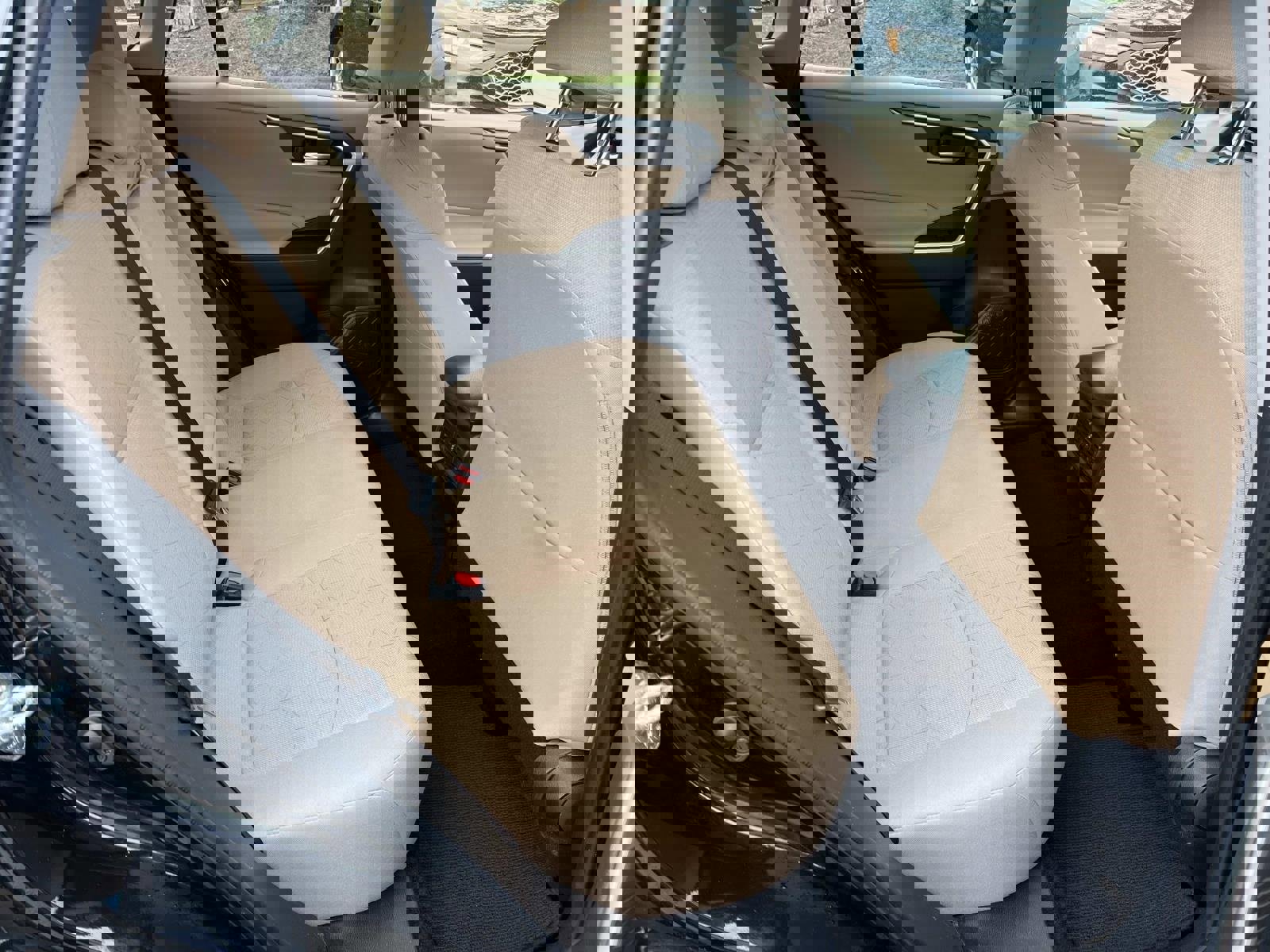 Used 2021 Toyota RAV4 XLE image 15