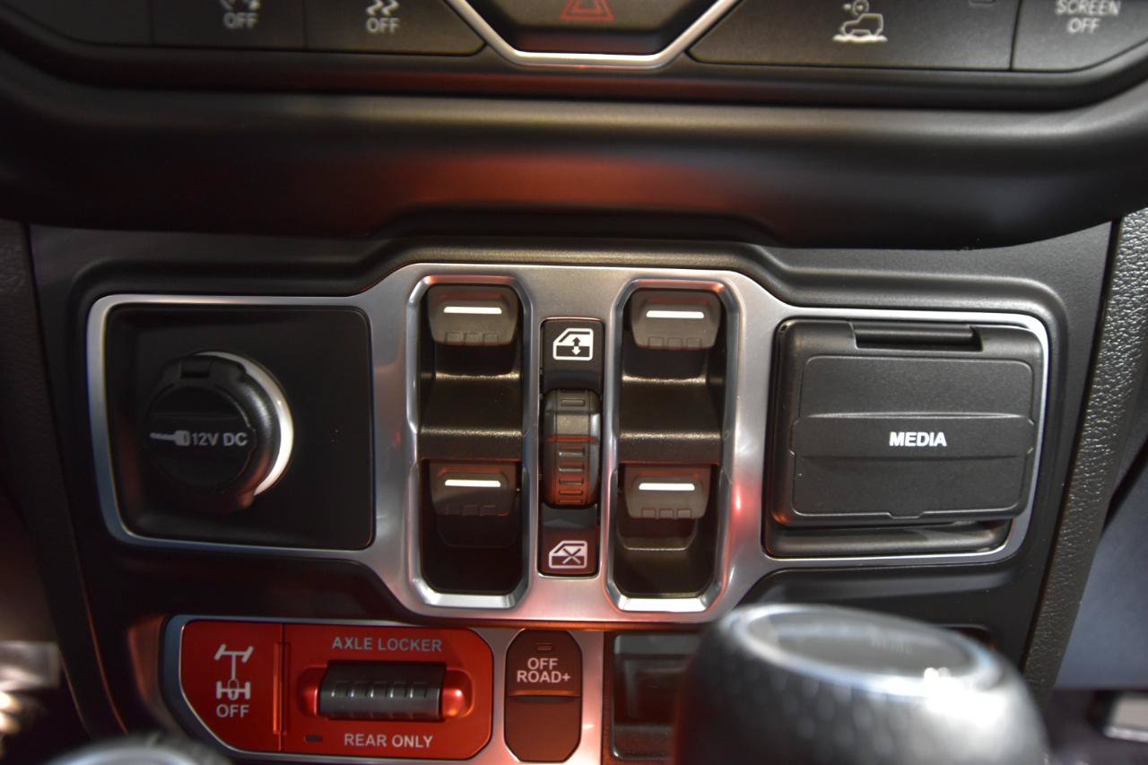 Used 2021 Jeep Gladiator Mojave AWD/4WD image 34