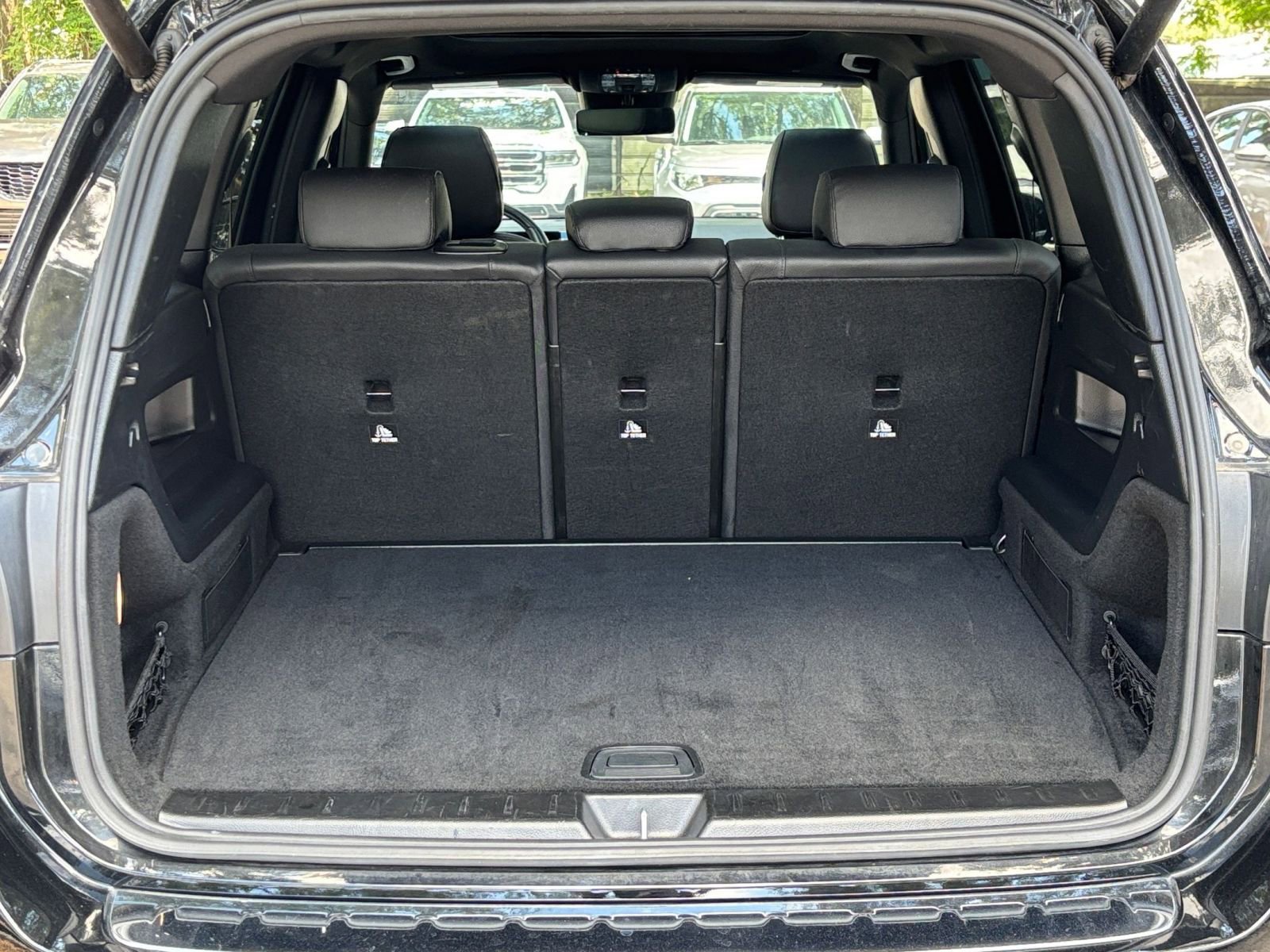 Used 2025 Mercedes-Benz GLB 250 image 32