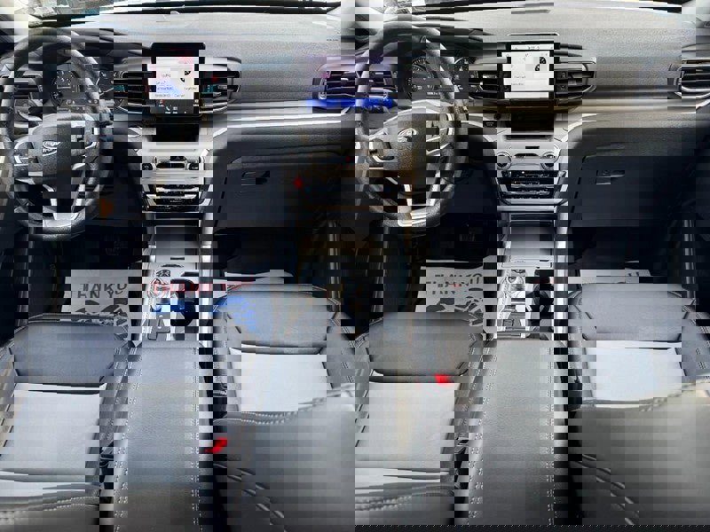 Used 2024 Ford Explorer XLT w/ Equipment Group 202A image 12