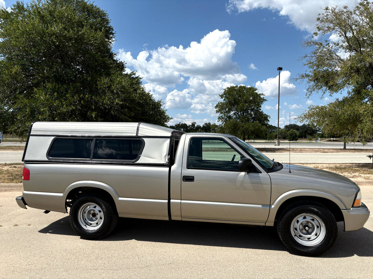 Used 2003 GMC Sonoma SL w/ Convenience Package image 43