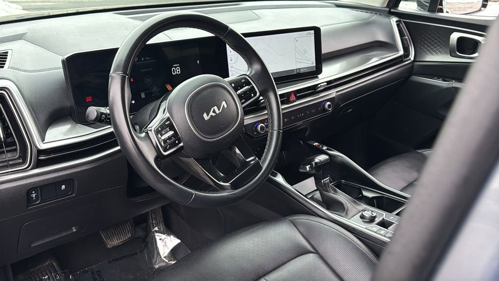 Used 2024 Kia Sorento S image 21
