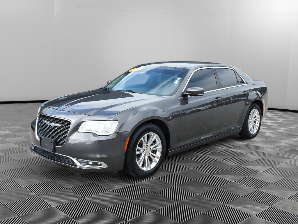Used 2021 Chrysler 300 Touring L RWD image 2