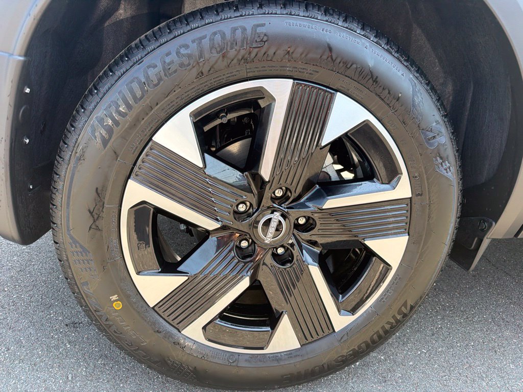 New 2026 Nissan Kicks SV w/ SV Premium Package AWD/4WD image 11