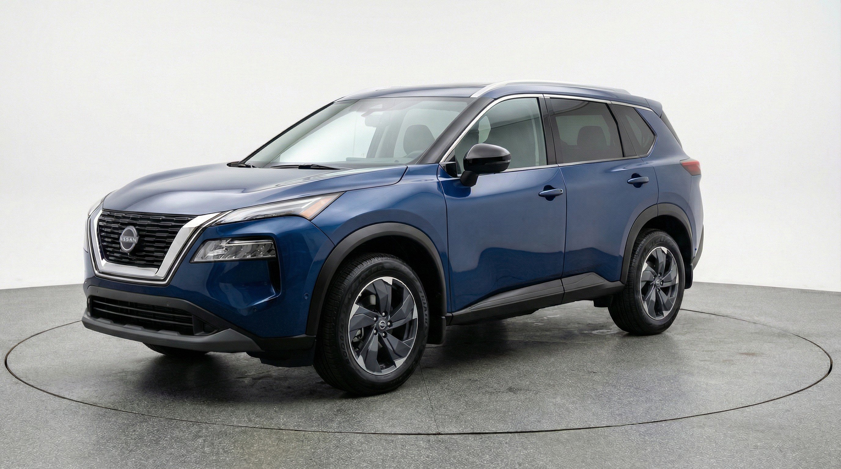 Used 2025 Nissan Rogue SV FWD image 3