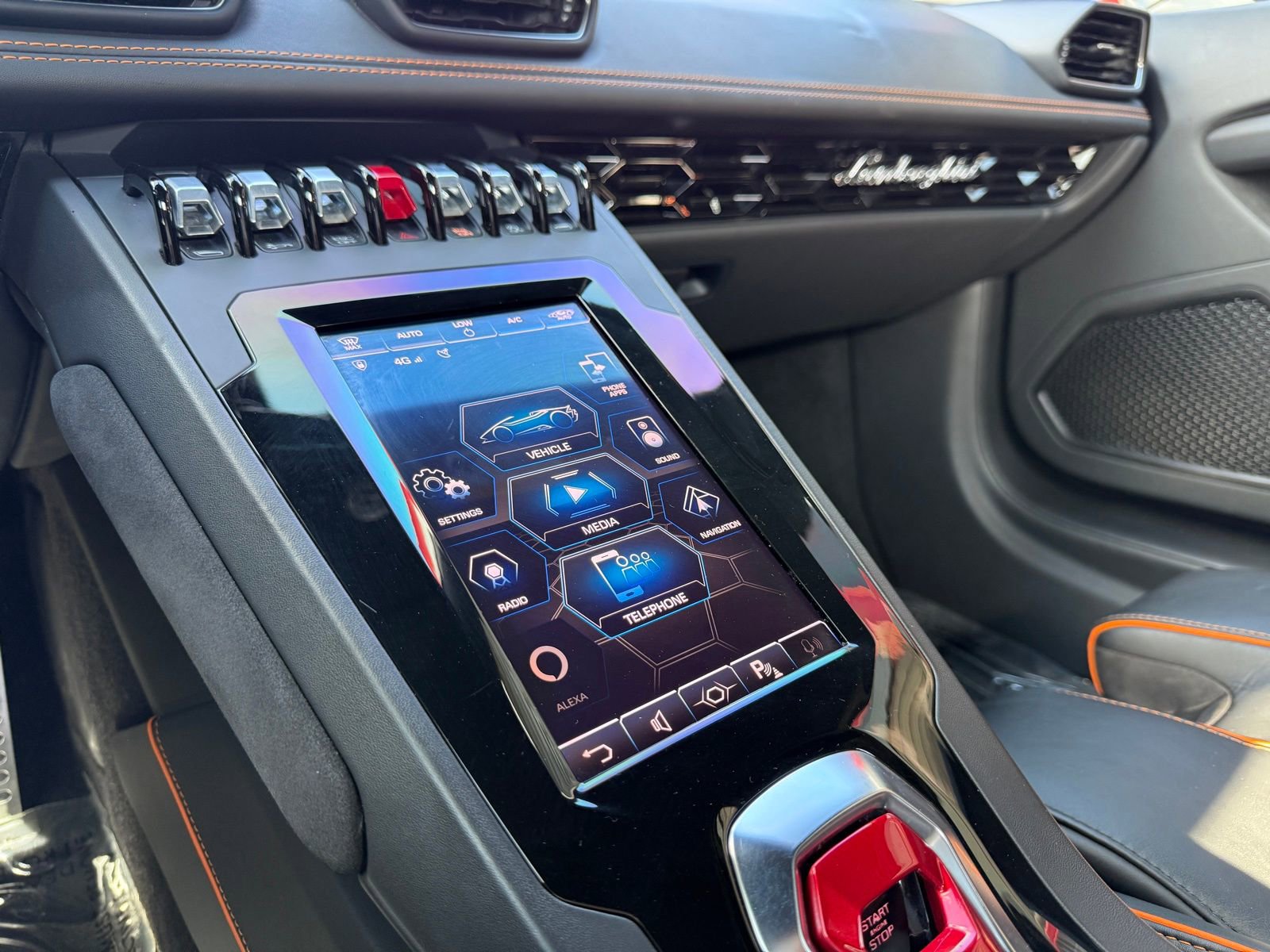 Used 2021 Lamborghini Huracan EVO image 26