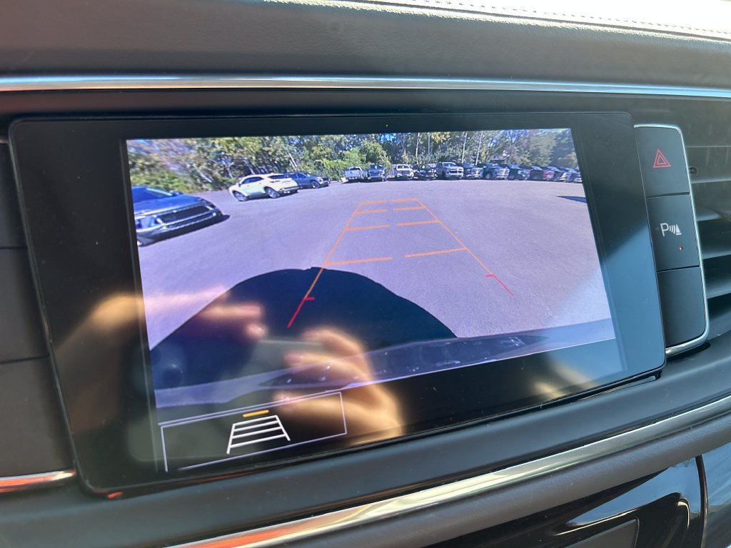 Used 2020 Buick Enclave Essence FWD image 32