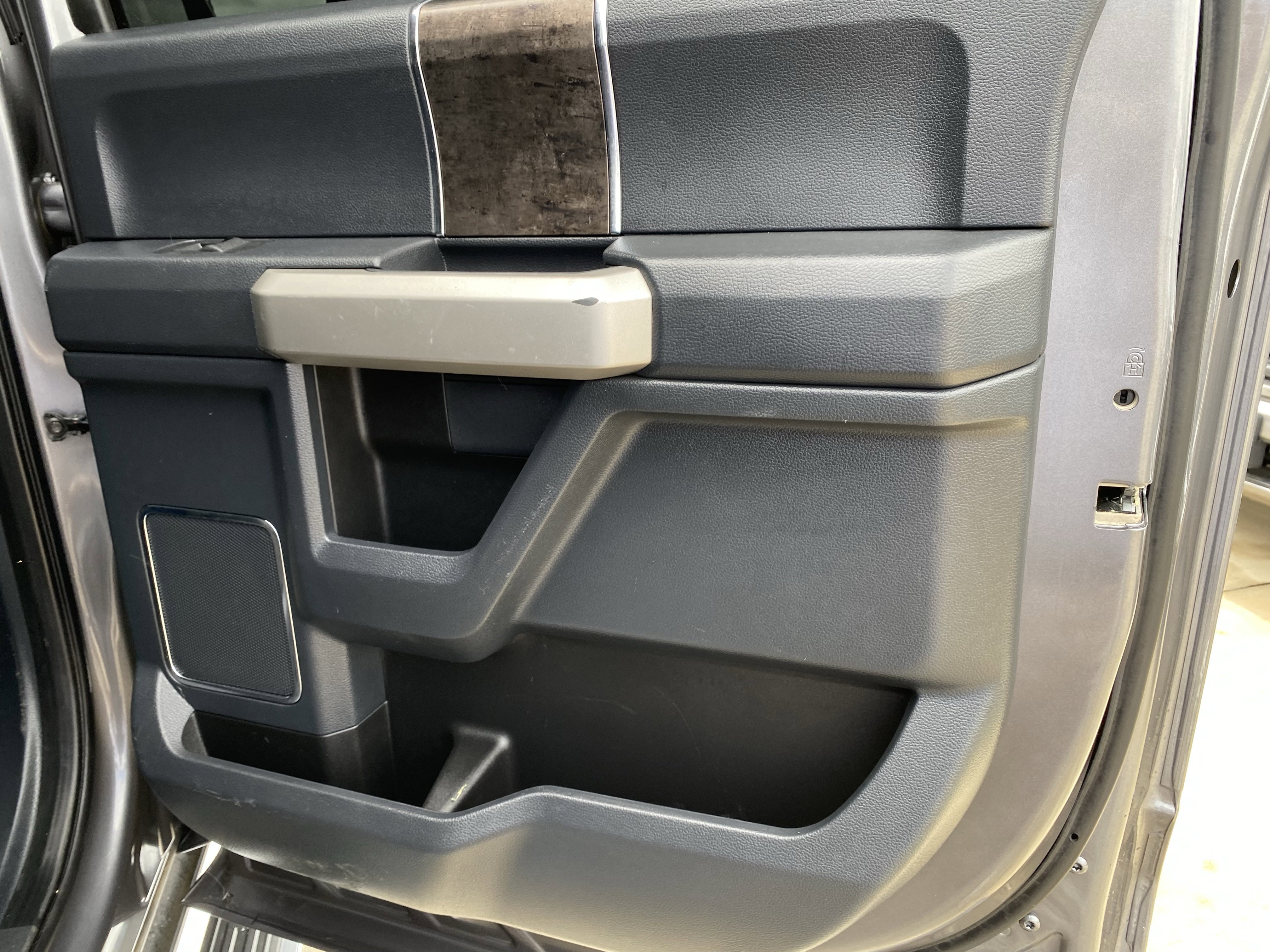 Used 2022 Ford F450 Lariat w/ Lariat Value Package AWD/4WD image 15