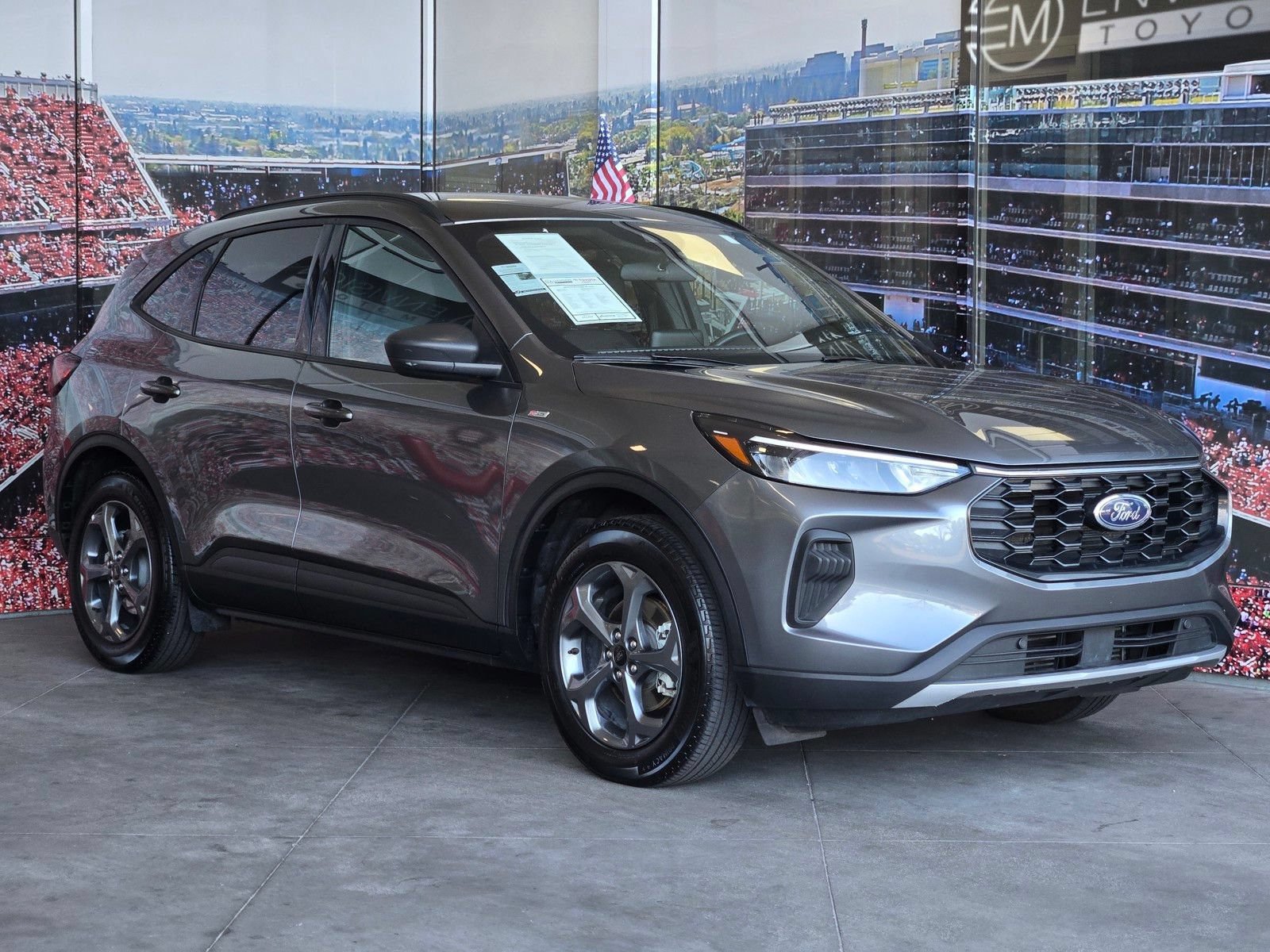 Used 2025 Ford Escape ST-Line FWD image 1