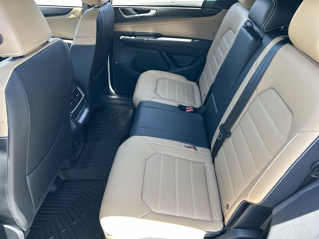 Used 2026 Volkswagen Atlas Cross Sport SEL R-Line AWD/4WD image 26