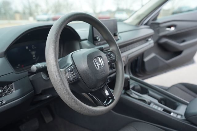 Used 2023 Honda Accord EX image 28