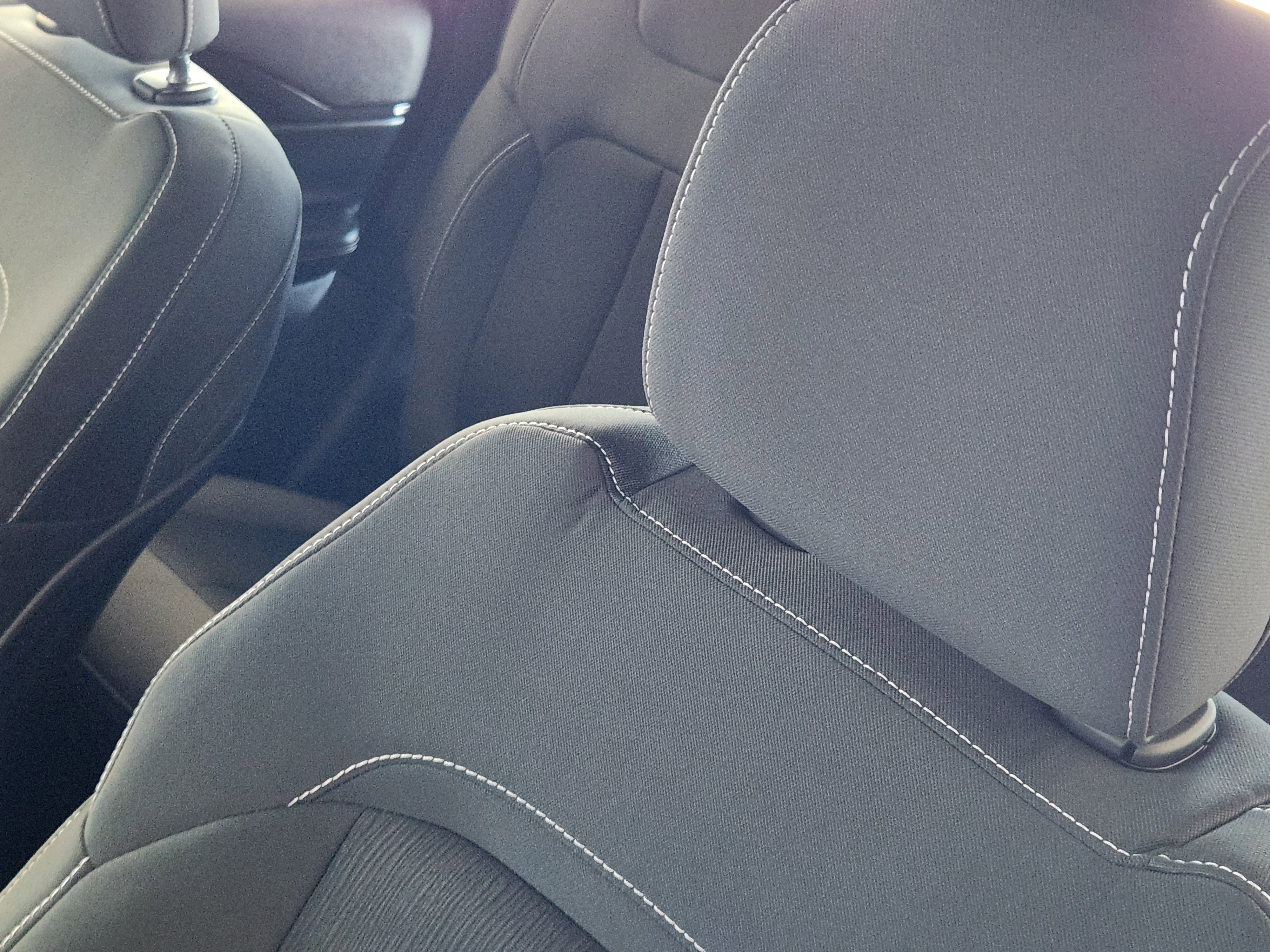 Used 2025 Jeep Grand Cherokee Laredo X image 15