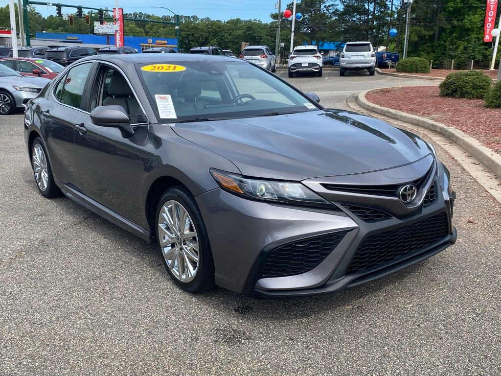 Used 2021 Toyota Camry SE FWD video 1