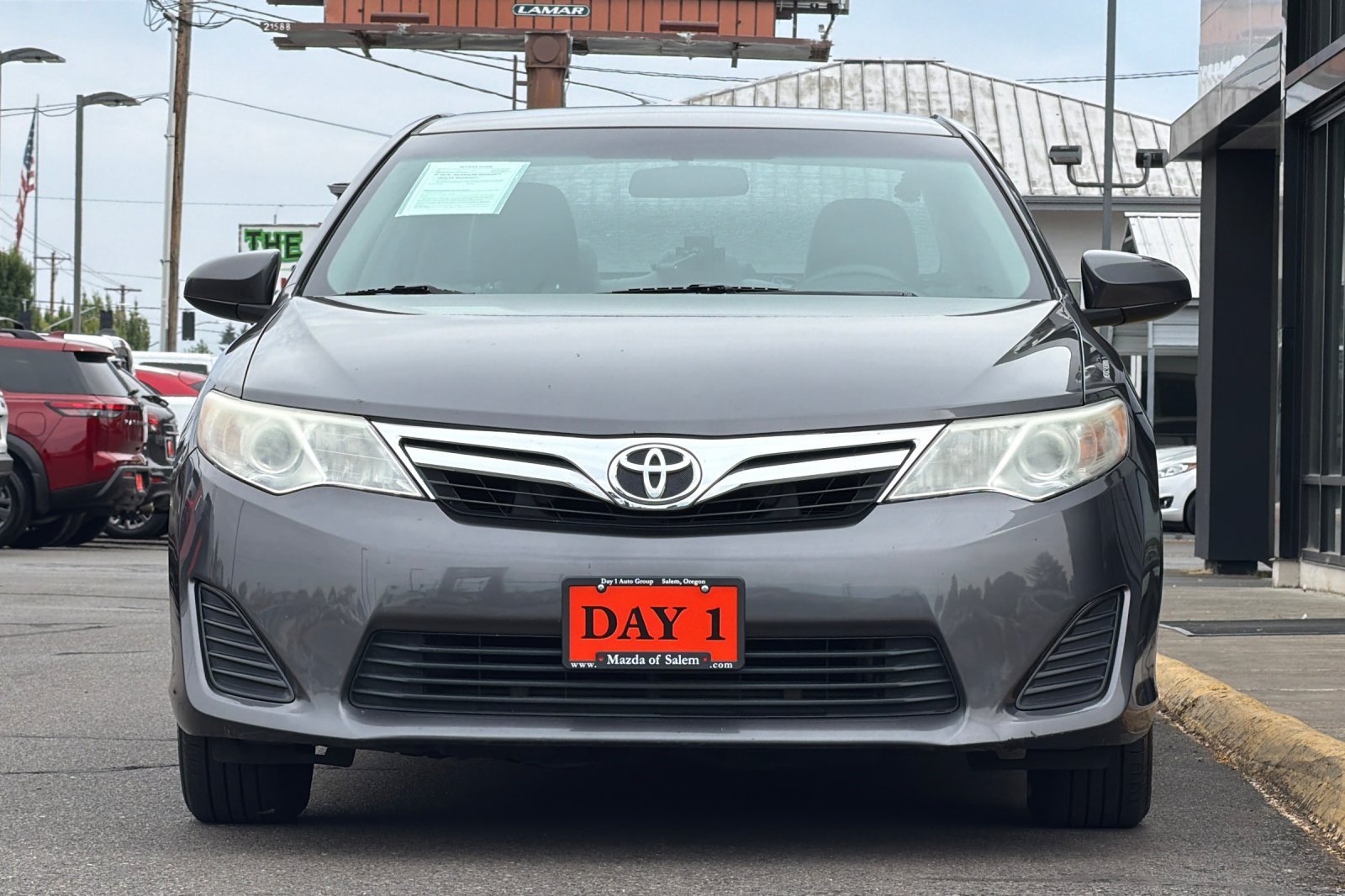 Used 2014 Toyota Camry LE FWD image 10