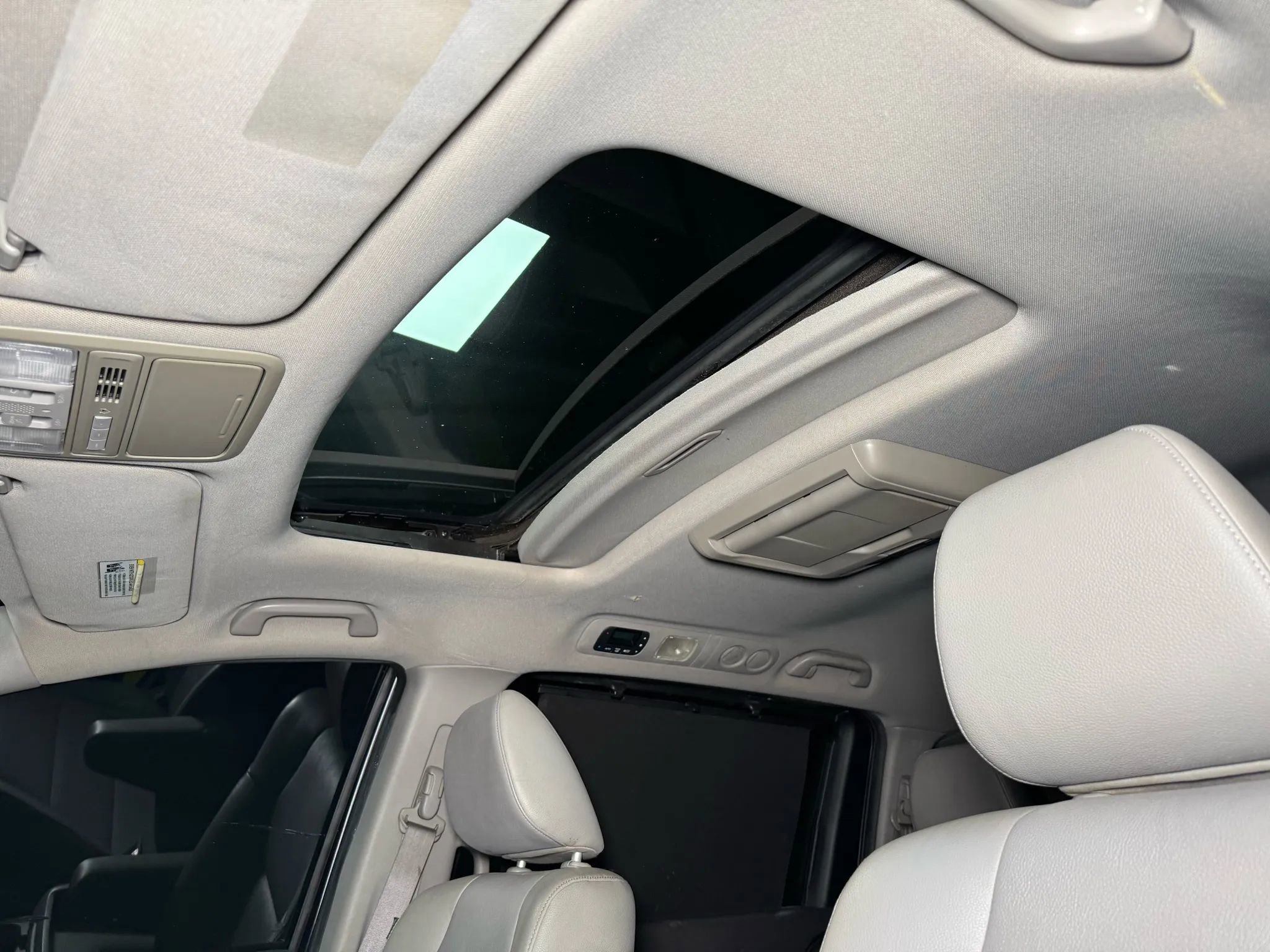 Used 2014 Honda Odyssey EX-L image 33