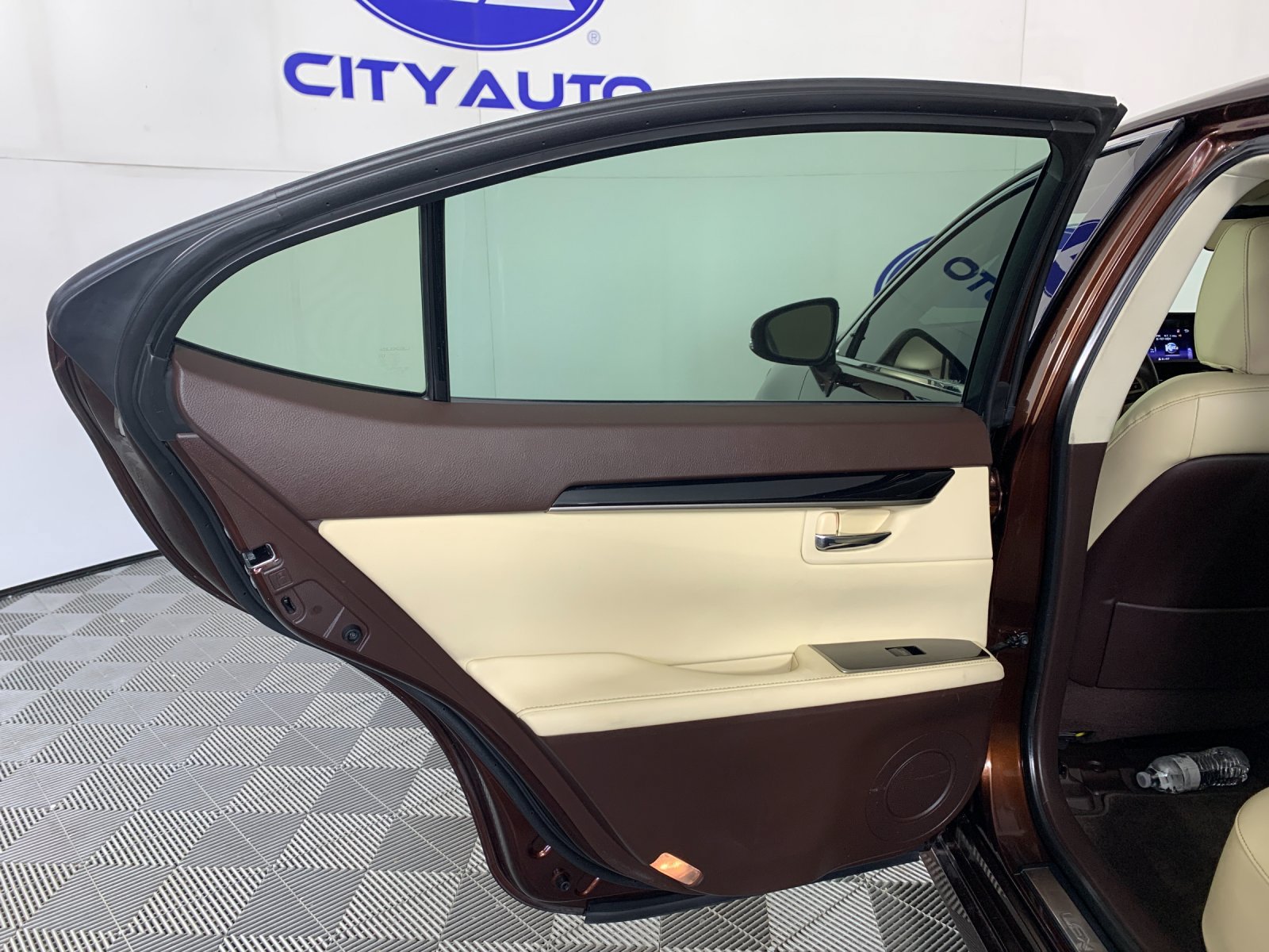 Used 2018 Lexus ES 350 w/ Accessory Package 2 FWD image 27