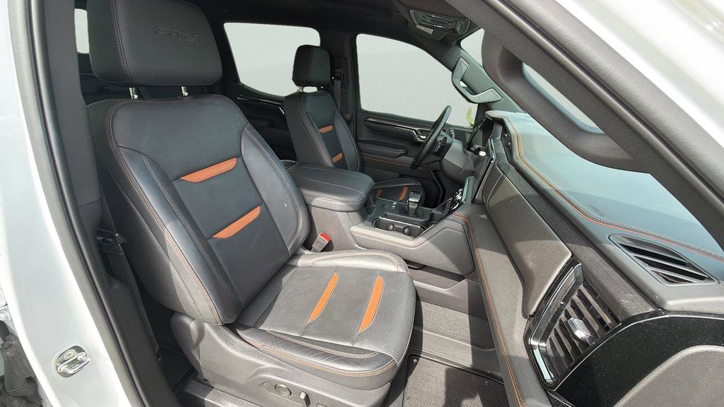 Used 2024 GMC Sierra 1500 AT4 w/ Technology Package AWD/4WD image 19