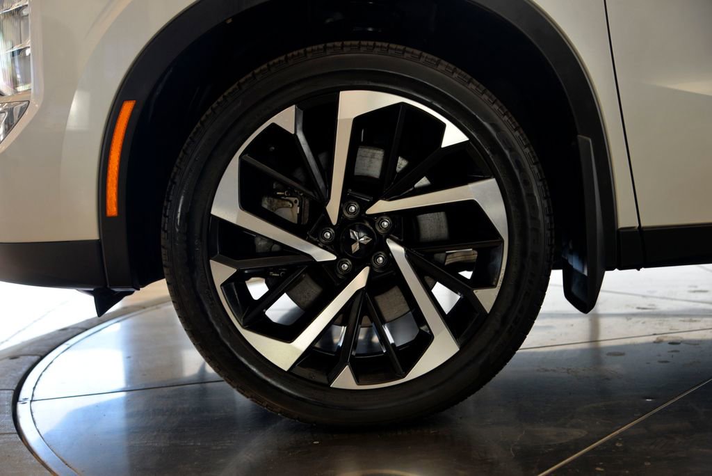 Used 2022 Mitsubishi Outlander SE AWD/4WD image 11