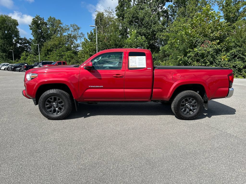 Used 2022 Toyota Tacoma SR5 w/ SR5 Appearance Package (SM) AWD/4WD image 2