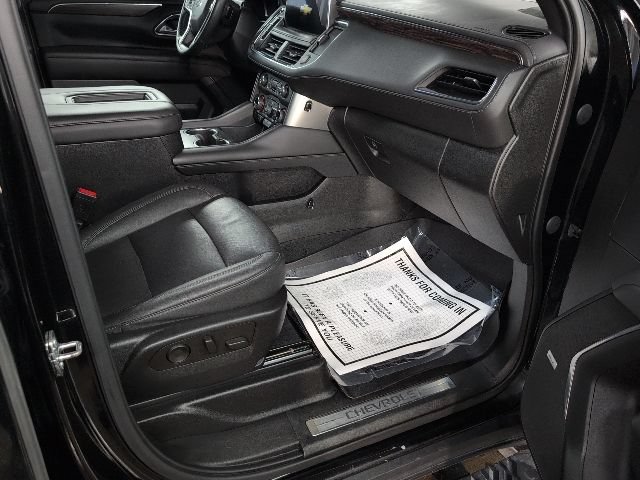Used 2023 Chevrolet Tahoe Z71 w/ Luxury Package AWD/4WD image 23